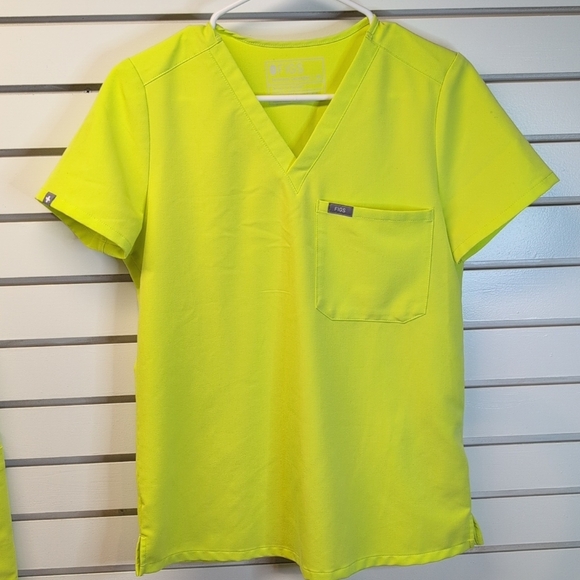 FIGS Citron Scrub Set - Yola and Catarina XS - Picture 2 of 11